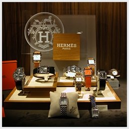 Herm�s display